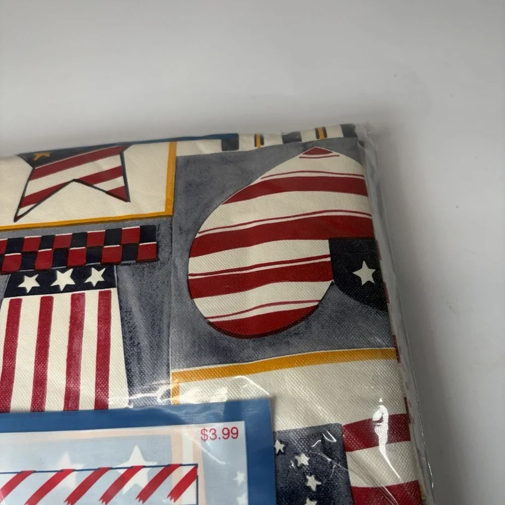 NEW Summer Fun PVC-Free Vinyl Multicolored Patriotic 52
